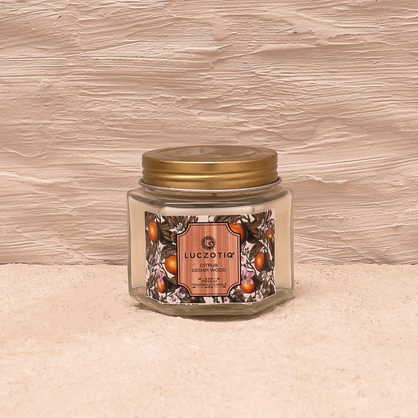 LUCZOTIQ CITRUS CEDAR WOOD PREMIUM FRAGRANCE CANDLE Pulpvéda